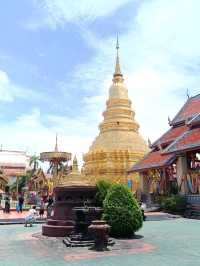 พระธาตุหริภุญชัย...จังหวัดลำพูน