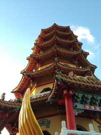 【龍虎塔／Dragon and Tiger Pagodas｜台湾“龍の口から入って、虎の口から出る⁉️ 開運スポット”】