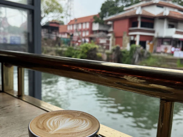 Melaka: From Chinese Merchant Hub to Maritime Gateway! 🇲🇾🕌