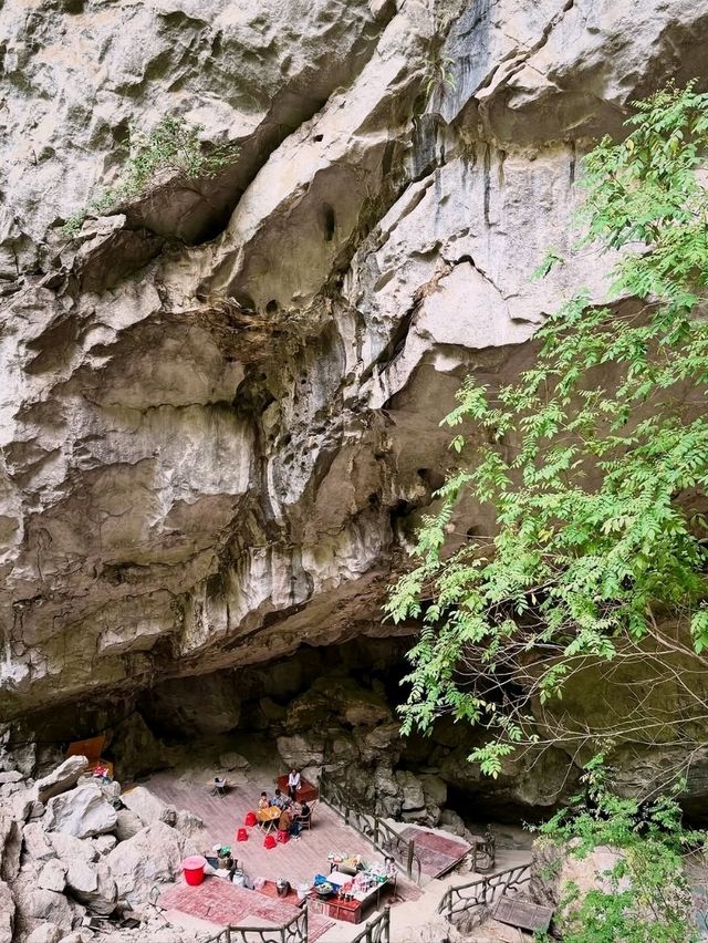 Lush Trails and Fairy Bridges at Xiaoqikong Scenic Area