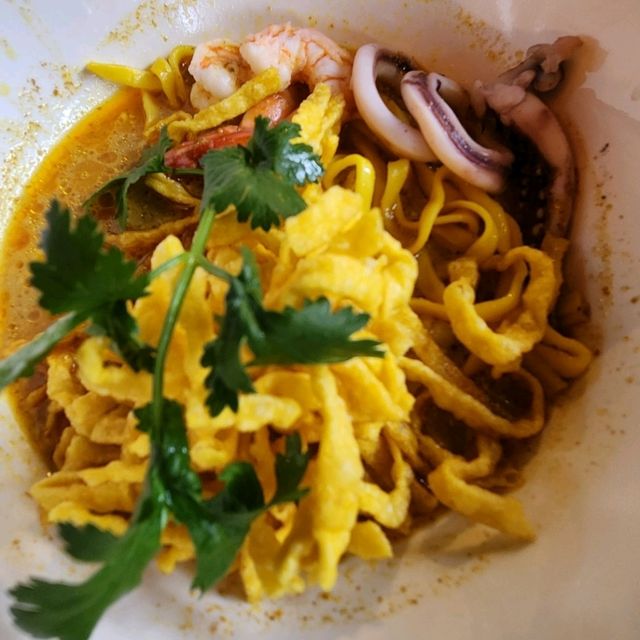 ✨️清邁米其林//烤山尼曼 泰北咖哩麵🍜//
