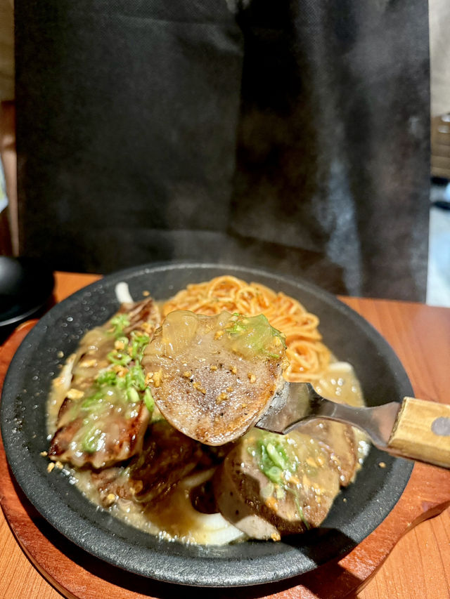  鐵板二重牛舌：雙重口感，雙重享受