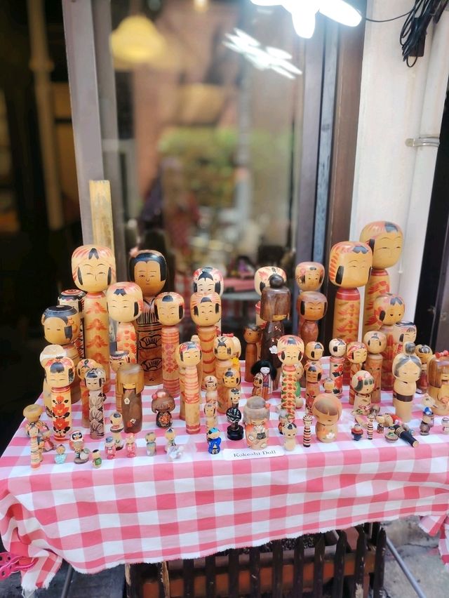 “From Giant Lanterns to Tiny Dolls: A Soulful Stroll Through Asakusa