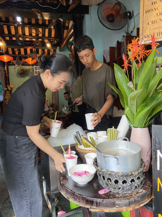 ใครเคยกิน น้ำสมุนไพรเจ้าดัง ร้าน MOT ที่ฮอยอันบ้าง