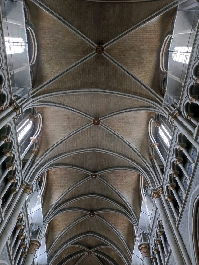 🕍 Lausanne Cathedral – A Gothic Masterpiece Overlooking Lake Geneva