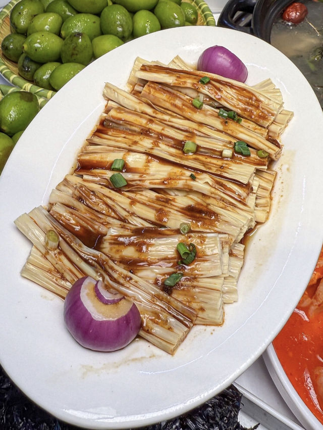深圳圳小鮮雞煲.鮮切雞肉火鍋