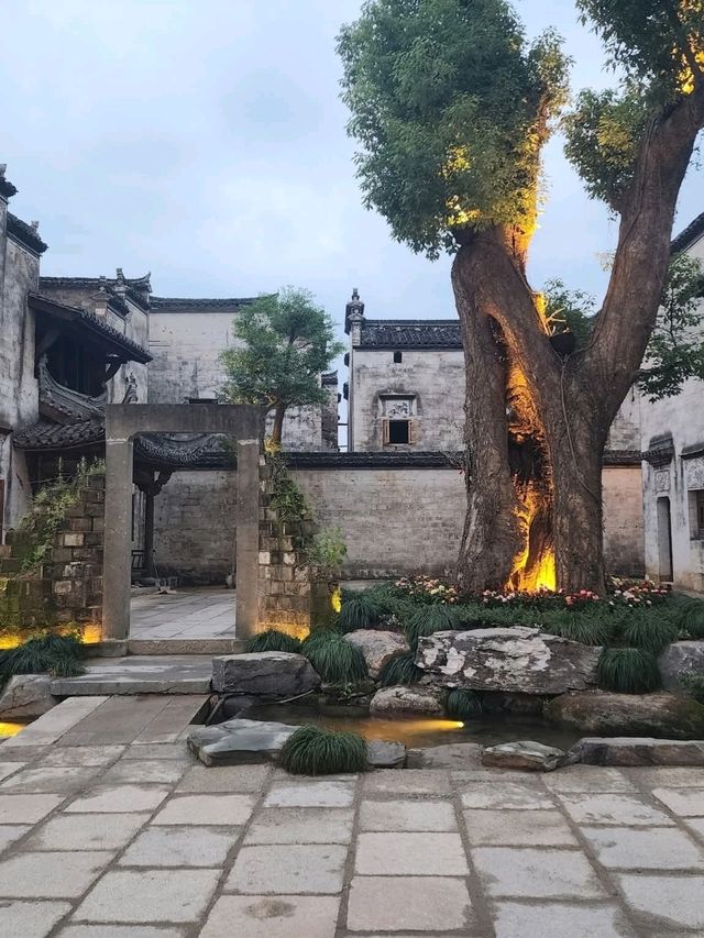“Cliffside Harmony: Wuyuan’s Hui‑Style Living Legacy”