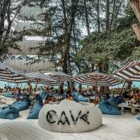 รีวิว Cave Beach Club – ร้านชิลริมทะเล