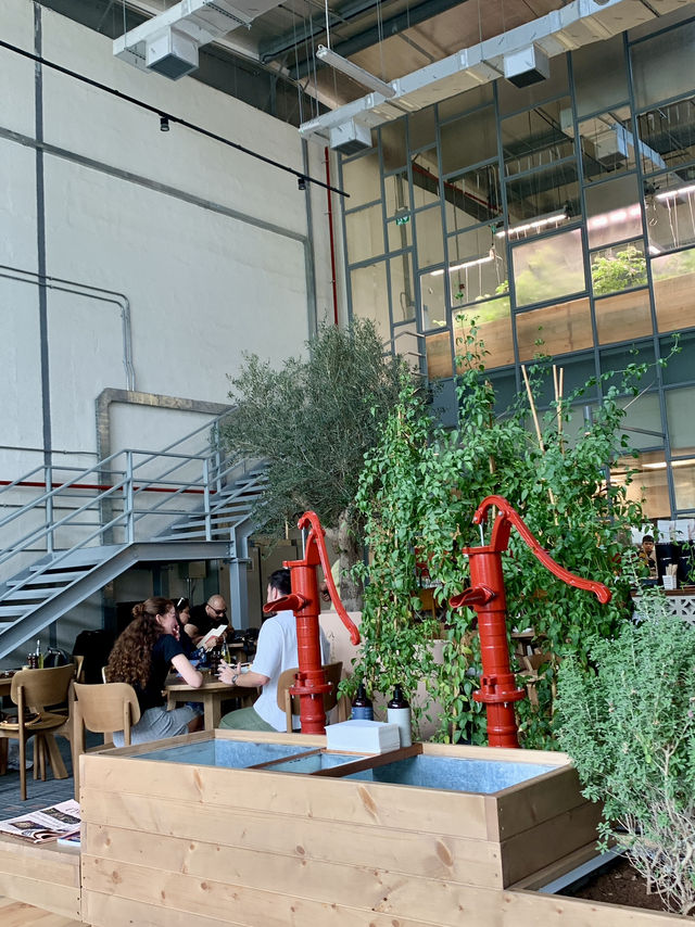 Dubai’s Most Unique Café: Farm-to-Table & Telework at The Growhouse
