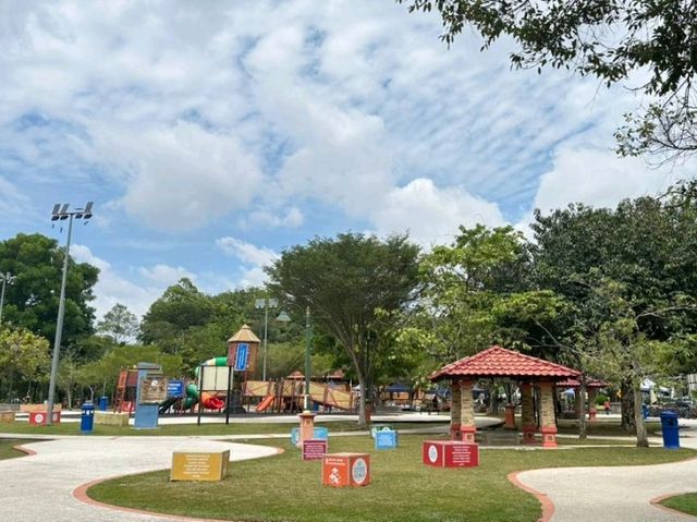 Taman Tasik Cempaka – Bangi’s Lakeside Charm 🌸