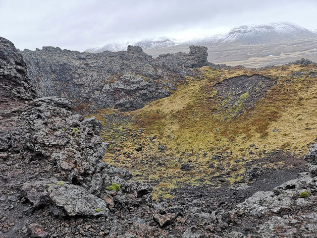 🇮🇸サクスホル火口（Saxhóll Crater）－アイスランドの火山の息吹を感じるスポット