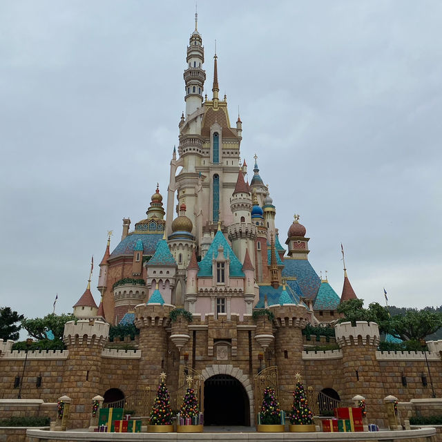 【香港景點】迪士尼樂園🎡|不用買快速通關就能玩完所有設施! 【香港景點】迪士尼樂園🎡|不用買快速通關就能玩完所有設施!
