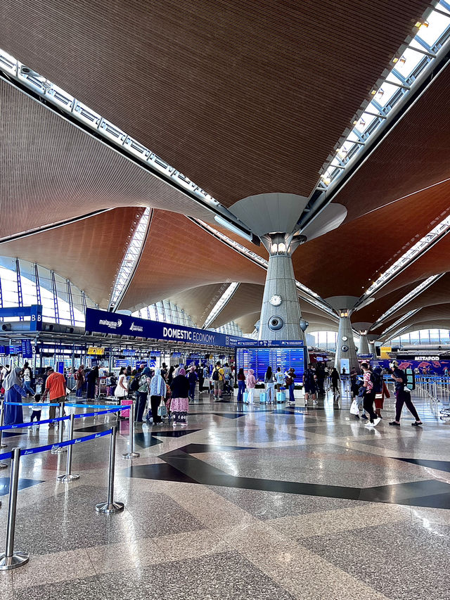 ［吉隆坡旅遊］建築很美很好拍的機場✈️吉隆坡國際機場