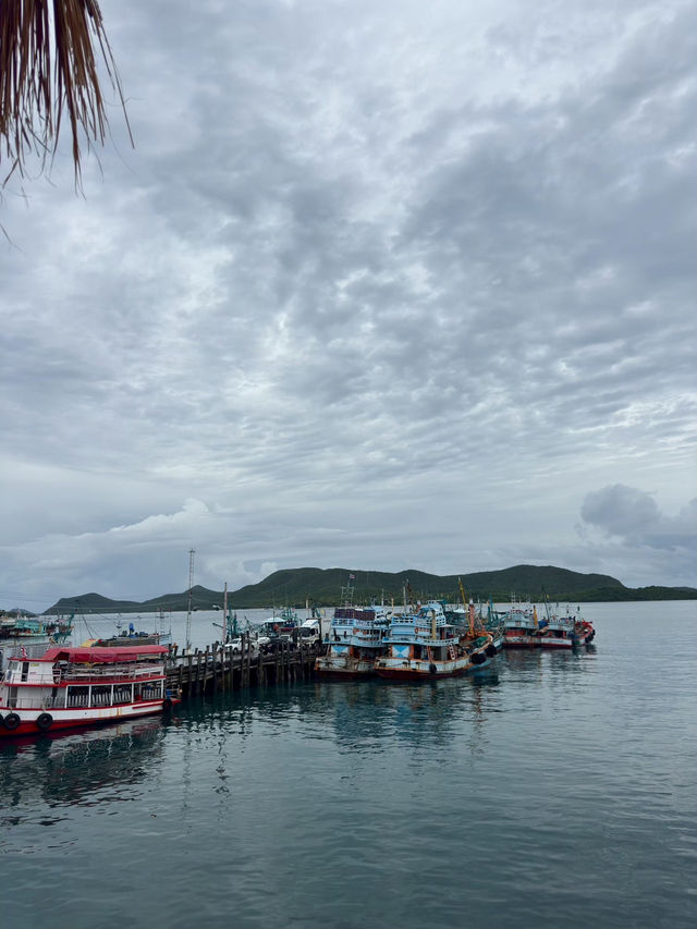 คาเฟ่สุดชิตเเอบอยู่ในท่าเรือเเสมสาร