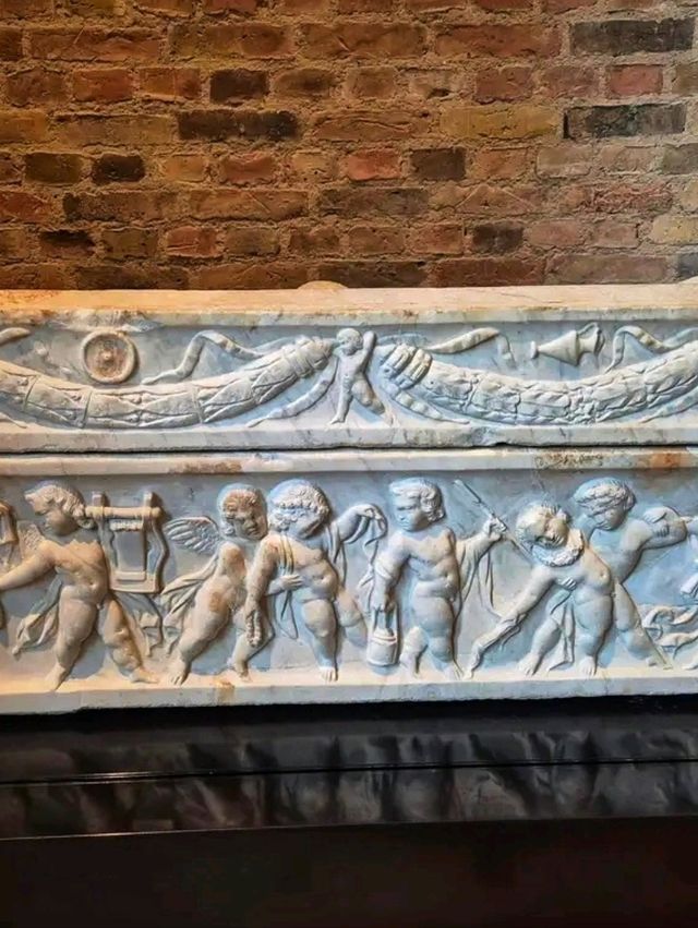 🏺 Neues Museum – Home of the World-Famous Nefertiti 🏺 🏺 Neues Museum – Home of the World-Famous Nefertiti 🏺