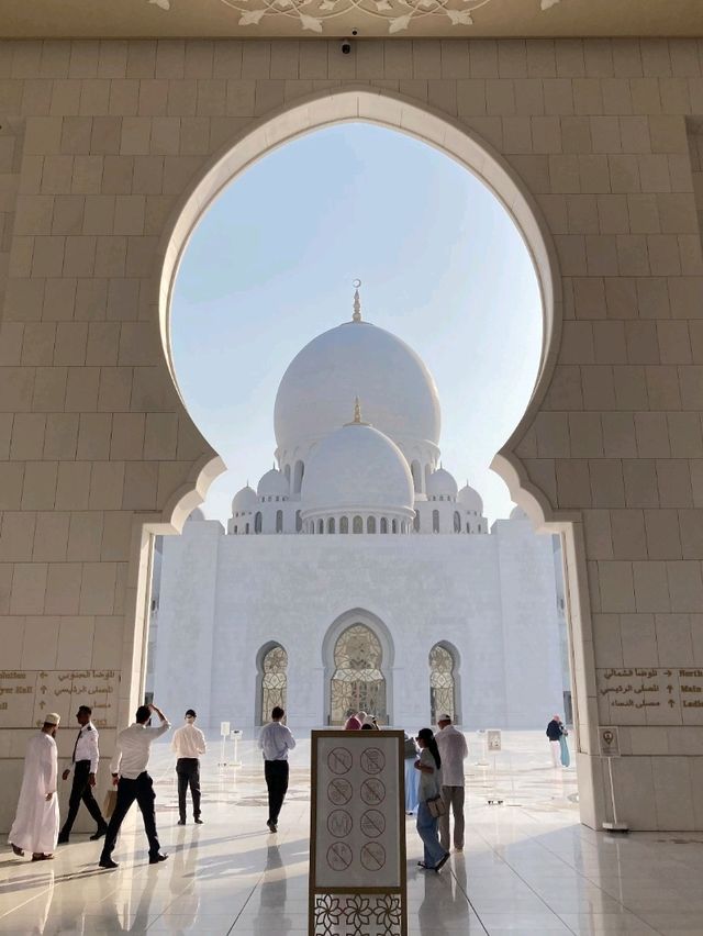 📍 Sheikh Zayed Grand Mosque in Abu Dhabi