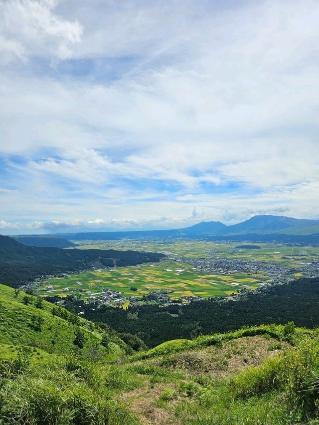 “絶景駐車場”として気軽に立ち寄れる、ドライブで楽しむ阿蘇の眺望スポット