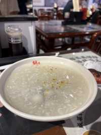 鮮得來上海好味道，排骨年糕童年記憶，東坡肉菜飯堪稱一絕