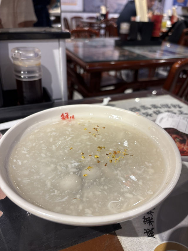 鮮得來上海好味道，排骨年糕童年記憶，東坡肉菜飯堪稱一絕