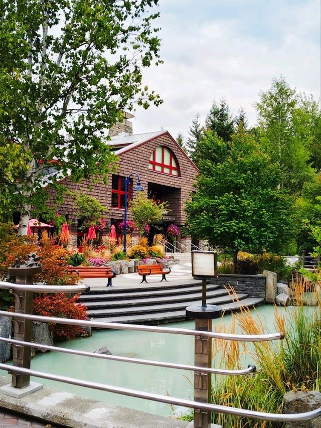 好逛又好拍令人難忘的Whistler Village Centre🥰