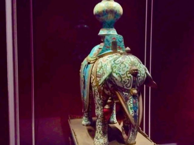 A Modern Window to Ancient China — Hong Kong Palace Museum