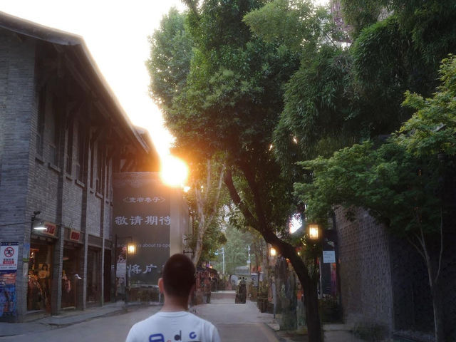 “เมืองที่ใช้ชีวิตช้าแต่มีเสน่ห์แรง”