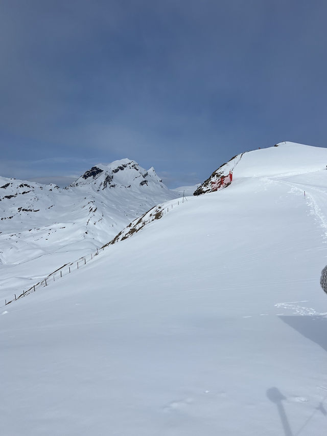 4월에도 눈으로 가득했던 스위스 피르스트