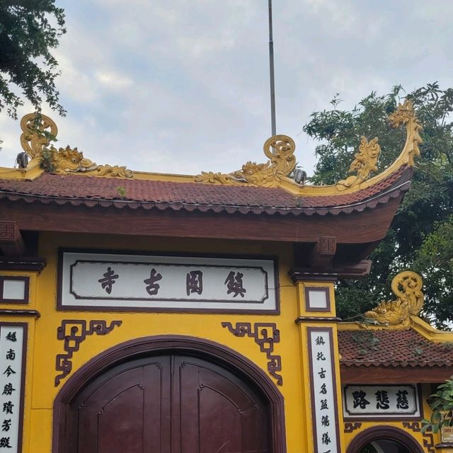 Hanoi: Between Reverence and Reflection Hanoi: Between Reverence and Reflection