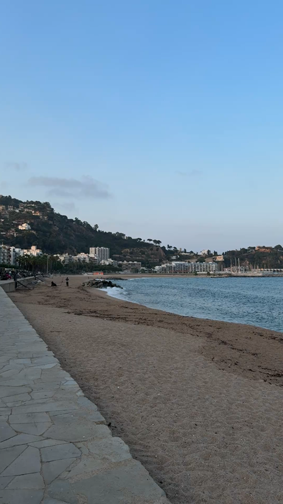 Can’t Get Enough of Blanes’ Dreamy Blue Vibes 💙🌊