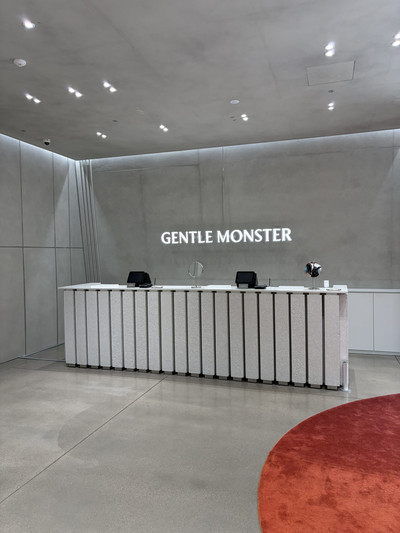話題のHAUS NOWHERE SEOULへ行ってみた！が…大きなダックスフントは
