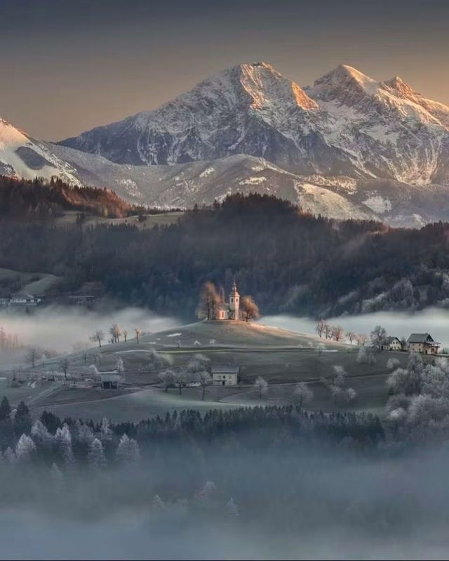 🇸🇮 Jamnik, Slovenia — A Fairytale Church Beneath the Alps