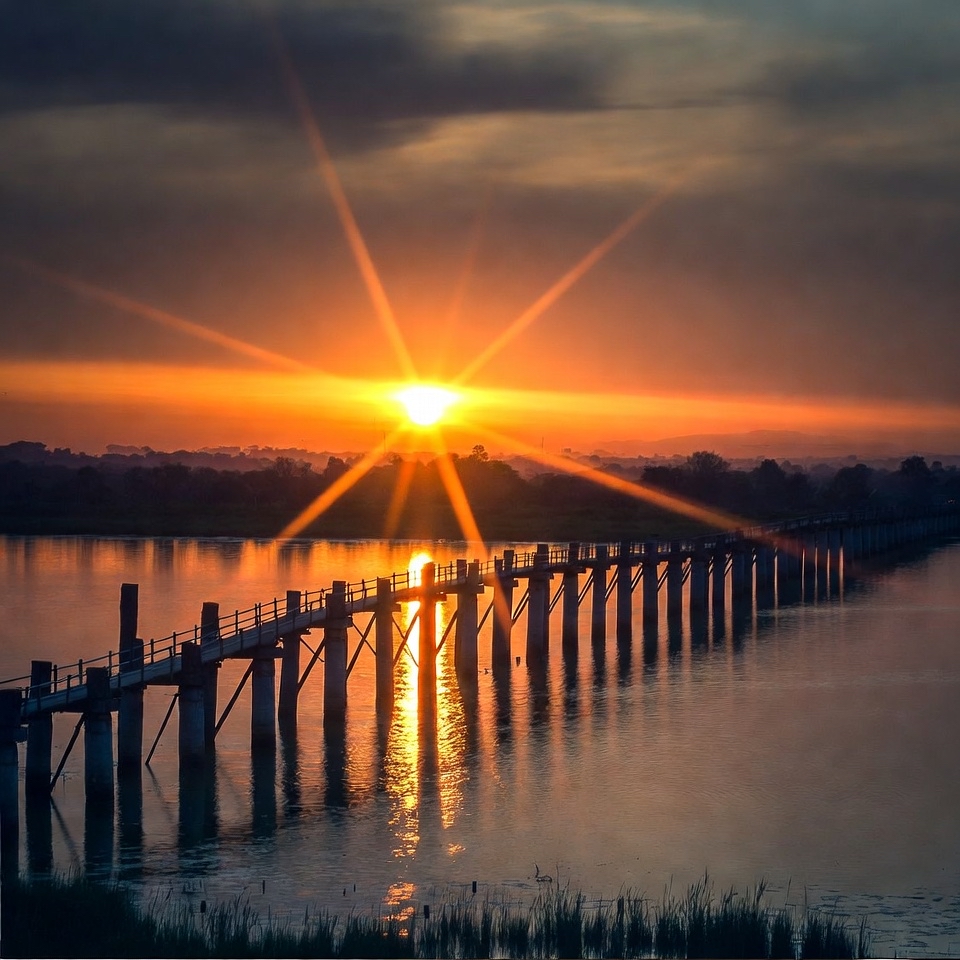 Sunrise at U Bein Bridge