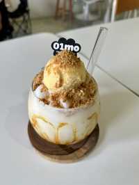 01Mo Cafe