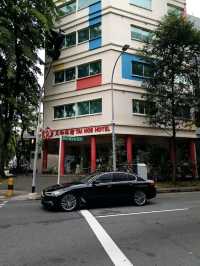 “Compact Convenience: Friendly Stays by Farrer Park MRT”