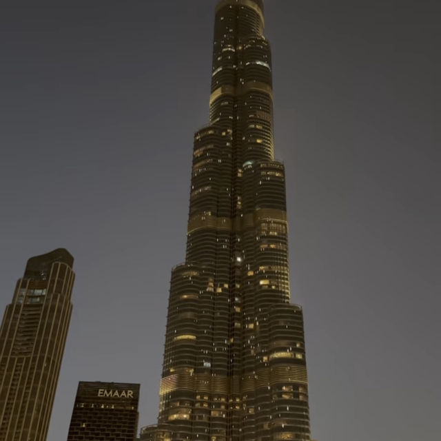 BURJ KHALIFA: DAY AND NIGHT 