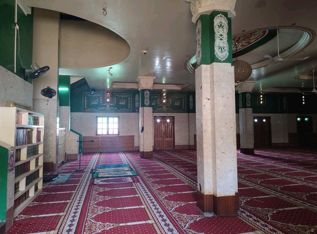 Discovering the Mosque of the Divinity in Dakar