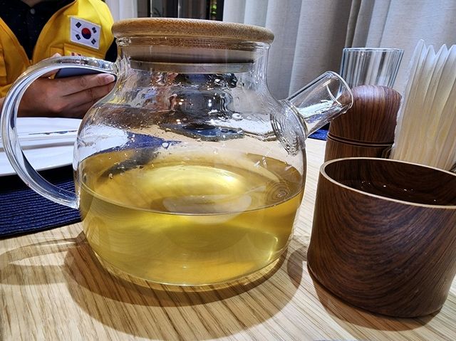 여행중이라면 빠질 수 없는 국뽕!! 한식당.. "TENS"