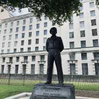 City Strolls: Exploring London’s Iconic Core