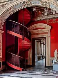 🎨 Stieglitz Academy – St. Petersburg’s Artistic Powerhouse