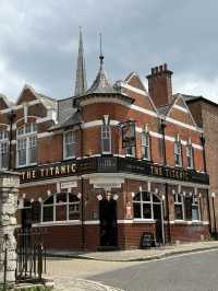 A Titanic Journey Through Southampton: Where History Meets the Sea 🌊⚓