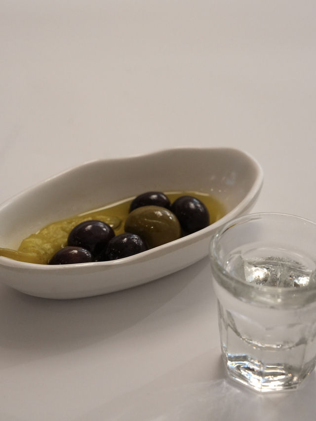 Athens | Brilliant seafood restaurant in the old town of Athens