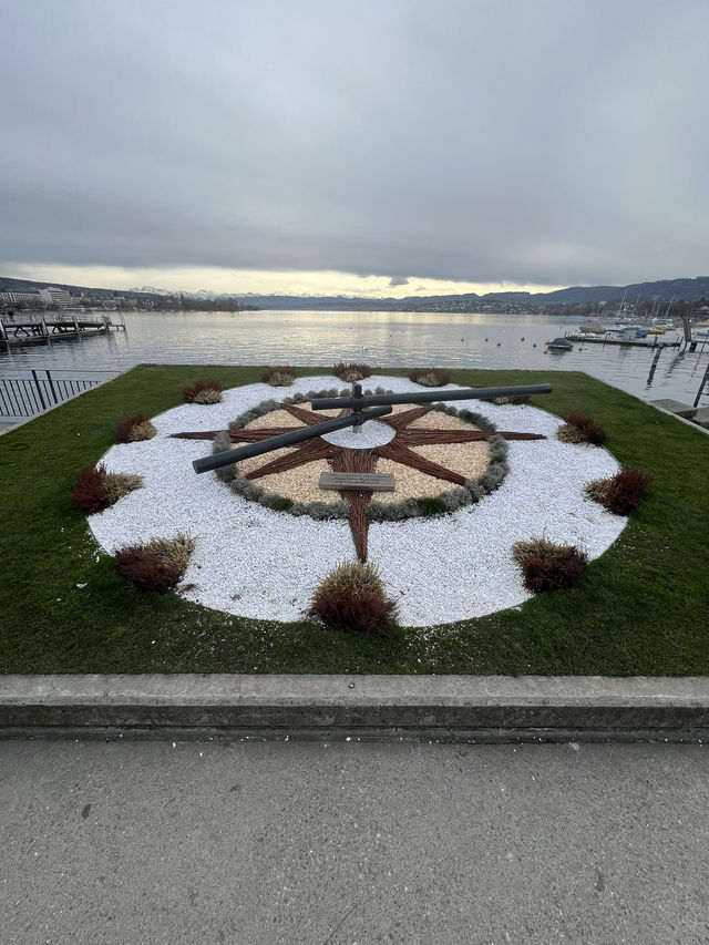 Chill, Lights & Lakeside Magic – An Afternoon-to-Night Walk at Lake Zürich 🌙🌫️  