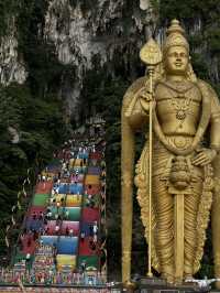 Batu Caves чудо в нескольких километров от центра Kuala Lumpur 