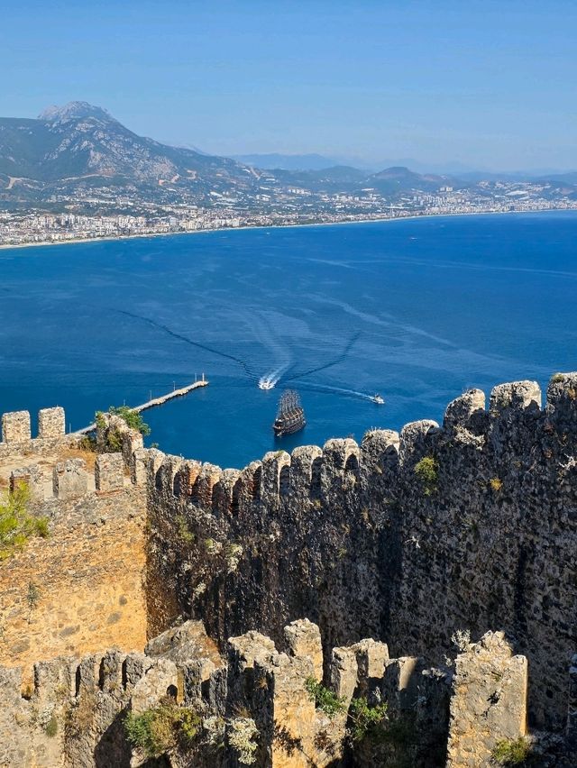 🏰 Alanya Castle – A Medieval City Above the Mediterranean