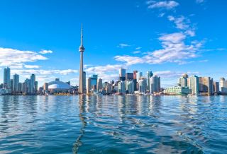 Toronto on a Budget: Big City, Small Spend 🇨🇦✨