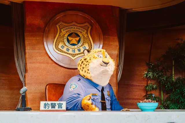Зверополис: Погоня за правдой (Zootopia: Hot Pursuit) шанхайский диснейленд