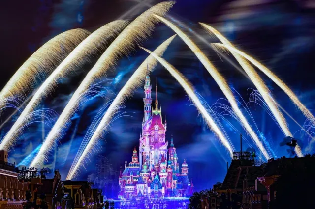 Top parades and shows in Hong Kong Disneyland