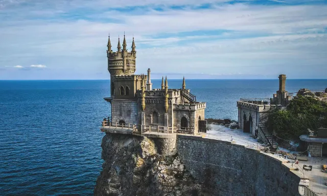 Ласточкиное гнездо