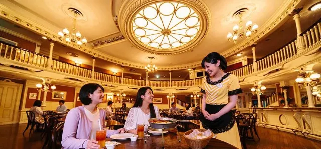 Eating and dining at Tokyo Disneyland