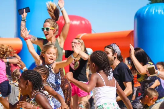 全年年齡段友好充氣派對